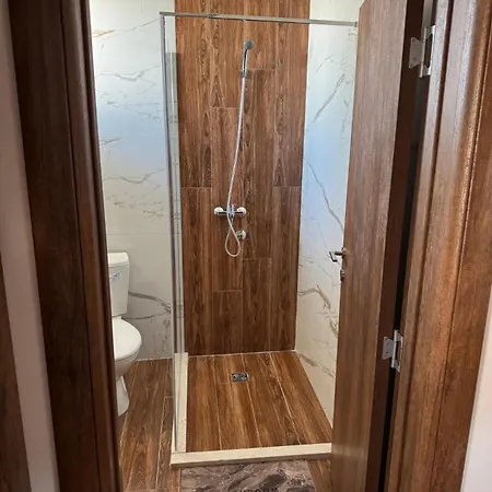 Airport Jelena * Podgorica