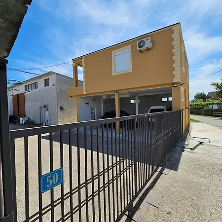 Airport Jelena Apartamento Podgorica