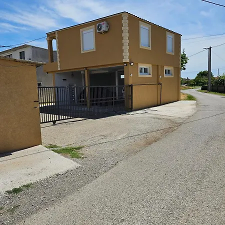 Airport Jelena * Podgorica