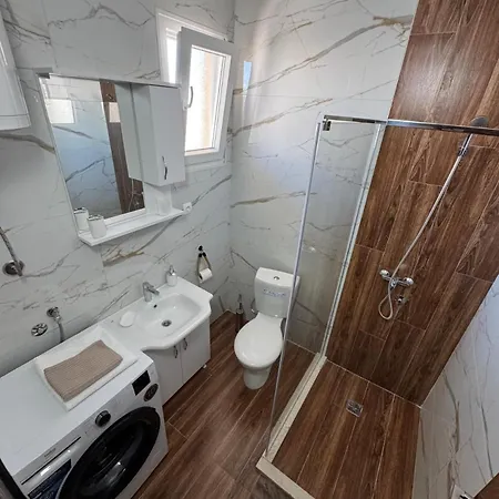 Airport Jelena Apartamento *