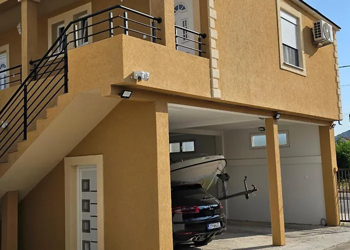 Airport Jelena Apartamento Podgorica